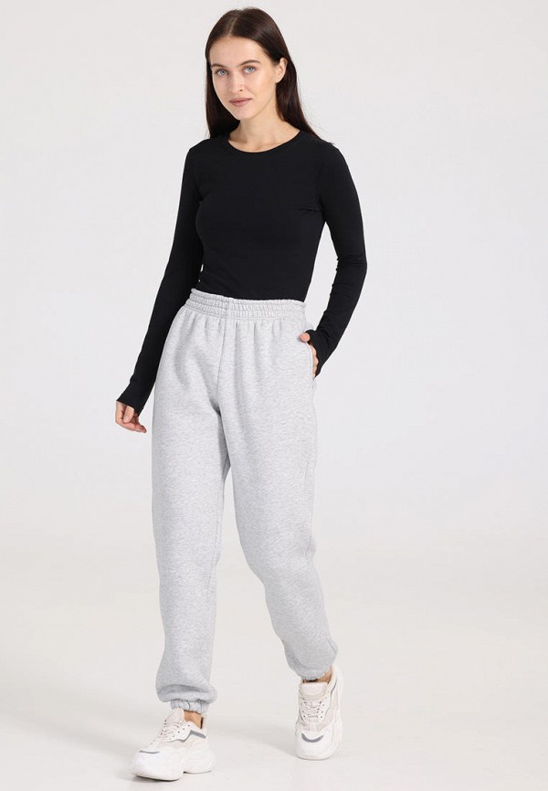 фото Брюки спортивные апрель