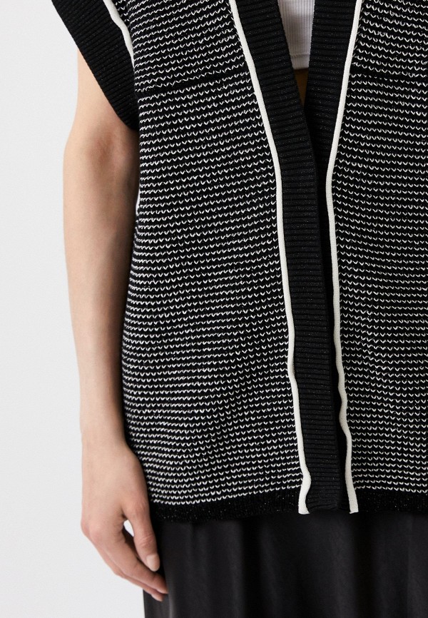 фото Жилет and the brand