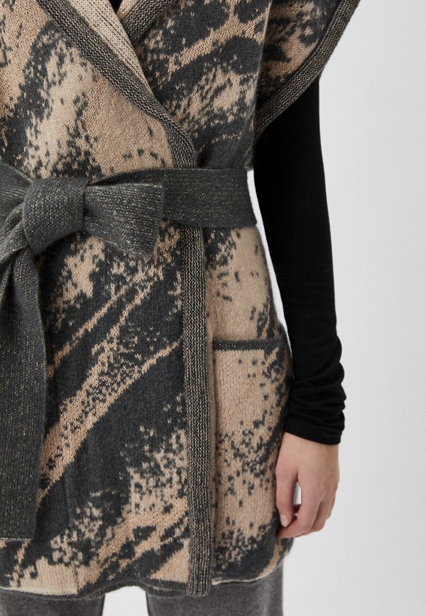 фото Жилет and the brand