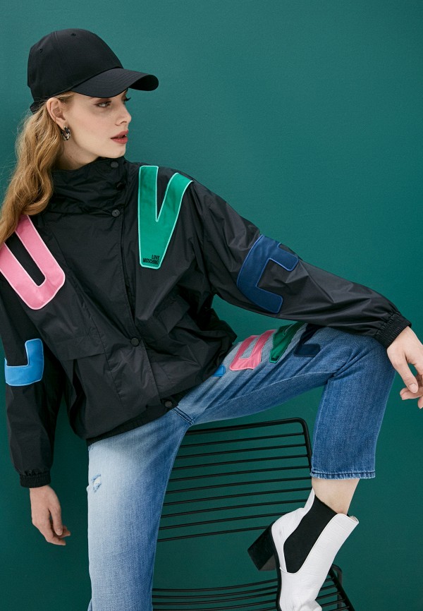 фото Ветровка love moschino