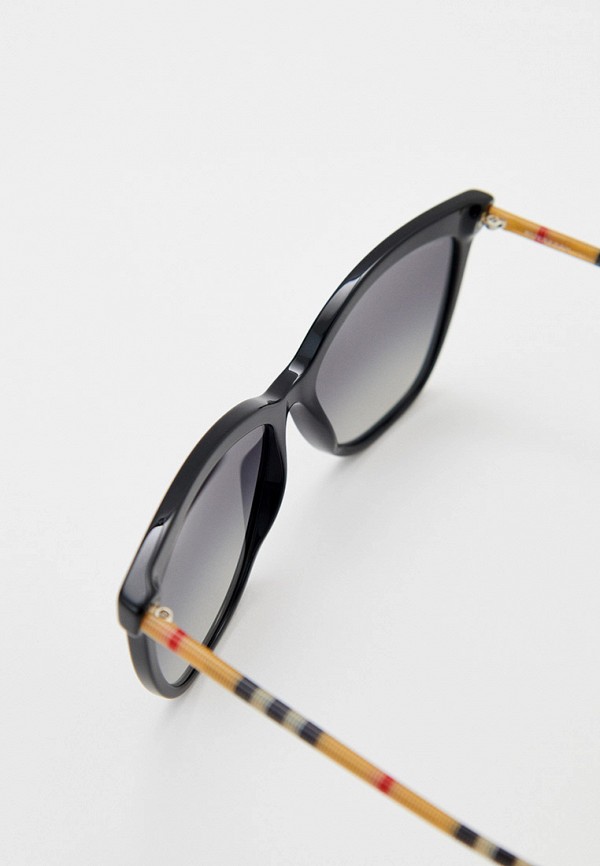 фото Очки солнцезащитные burberry