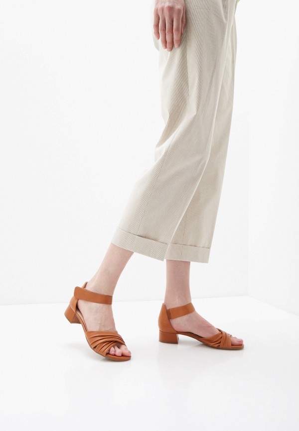 фото Босоножки caprice