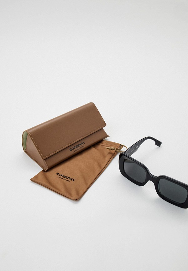 фото Очки солнцезащитные burberry