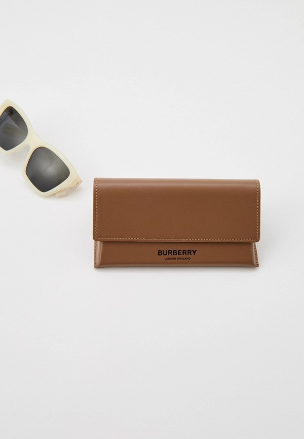 фото Очки солнцезащитные burberry