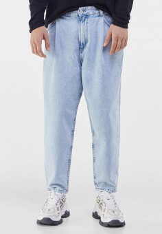 Джинсы, Bershka, цвет: голубой. Артикул: IX001XM00A3B. Одежда / Джинсы / Прямые джинсы