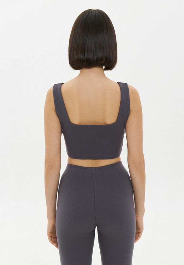 Минималистичный топ. Модель кендра спирс. Blossom черные. Топ белого цвета. Минималистичный топ.