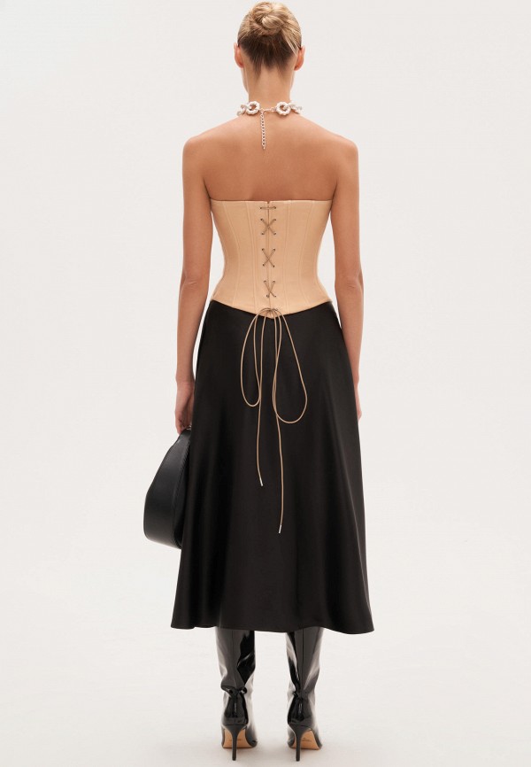 Төрт аяқта тұрған жалаңаш әйелдердің суреттері