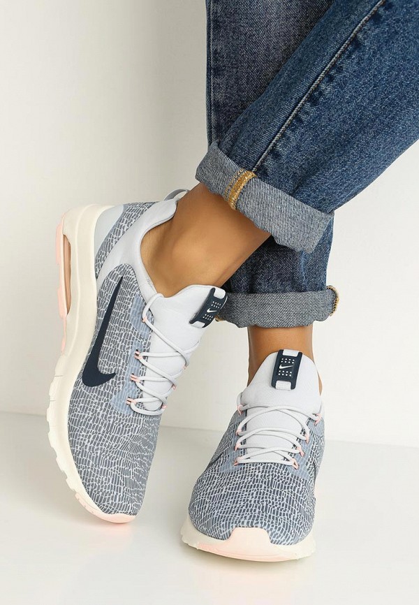Nike Women s Air Max Motion LW Racer Shoe NI464AWUGG38 Lamoda