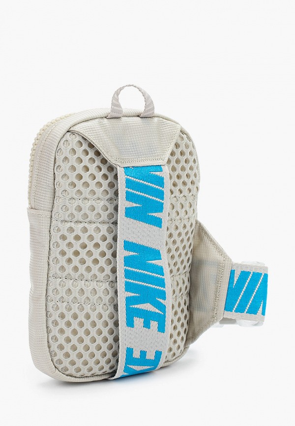 nk sprtswr essentials s hip p