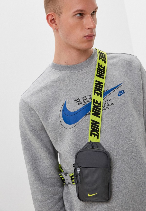 nk sprtswr essentials s hip p