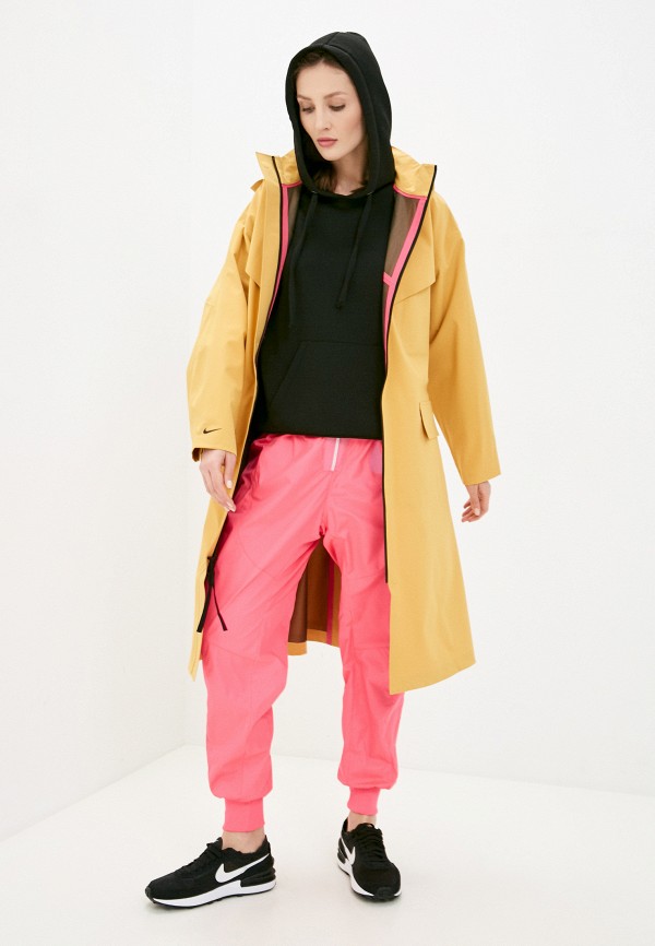 Плащ Nike W NSW SHLD TCH PCK TRNCH WVN, цвет: желтый, NI464EWLYZM9