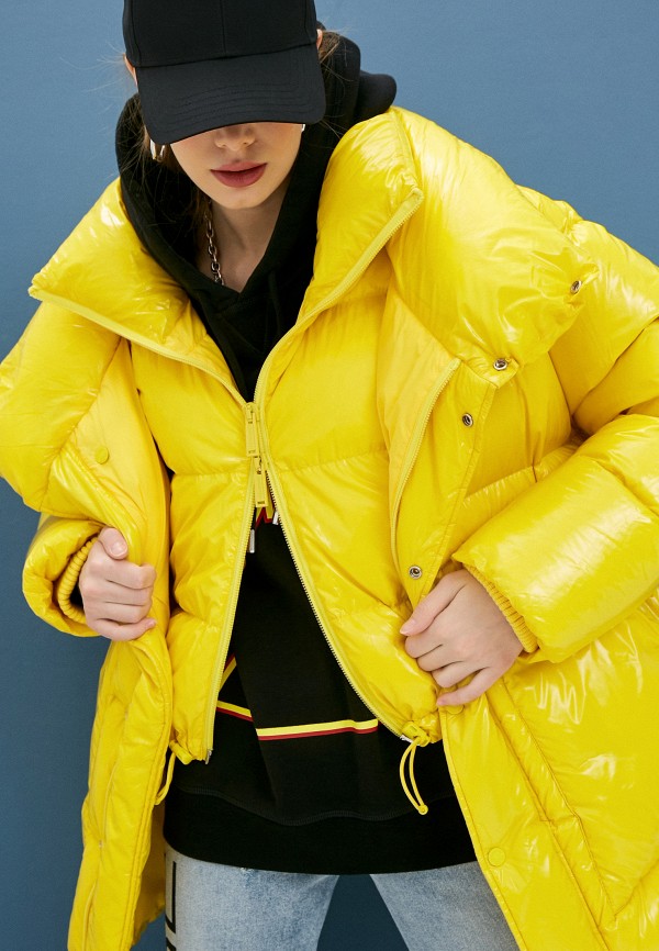 Пуховик Dsquared2, цвет: желтый, RTLAAB718001 — купить в интернет ...
