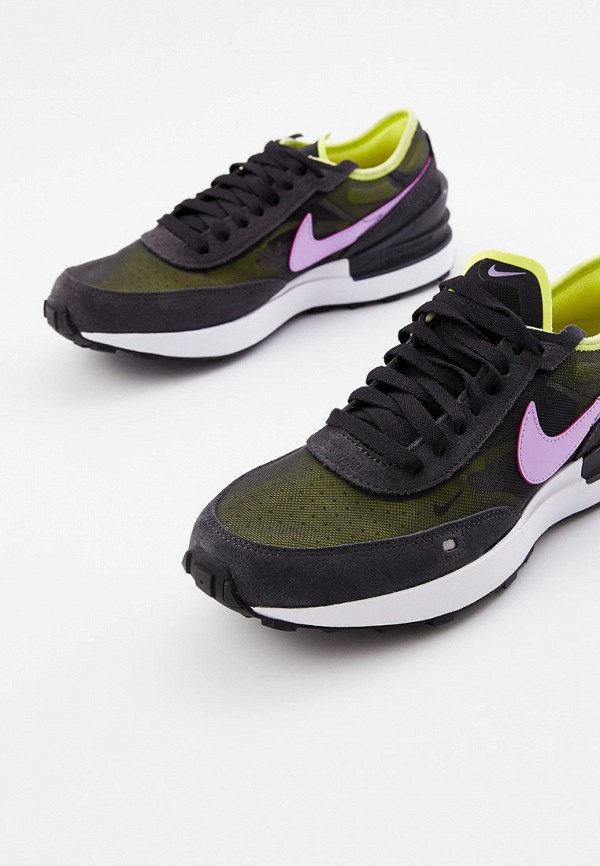 social status nike waffle one