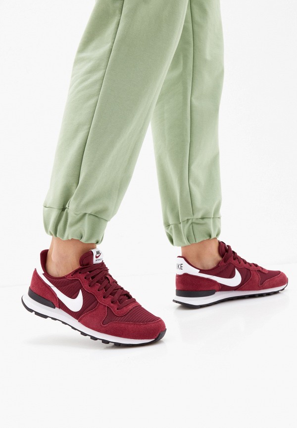 Burgundy nike internationalist hotsell