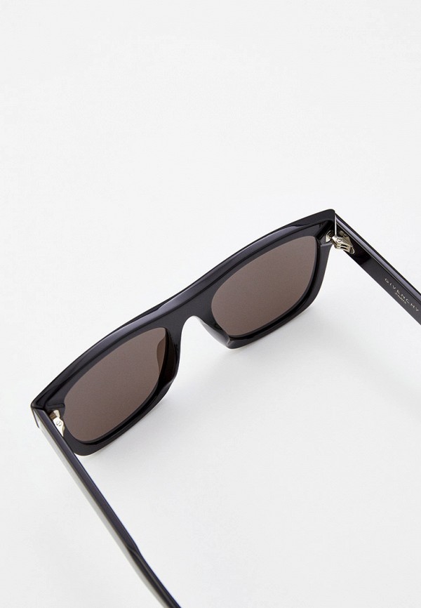 givenchy gv 7011
