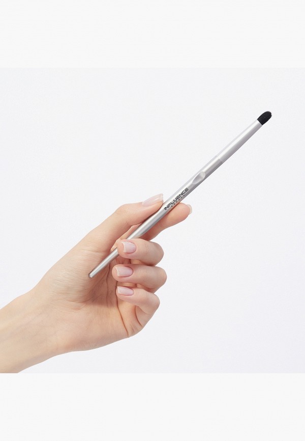 Influence Beauty Кисть для глаз - "E/PB-06R" для растушевки теней, карандаша и прокрашивания нижнего века, аккуратное и точечное нанесение текстур на область вокруг глаз, 1 шт - фото 5