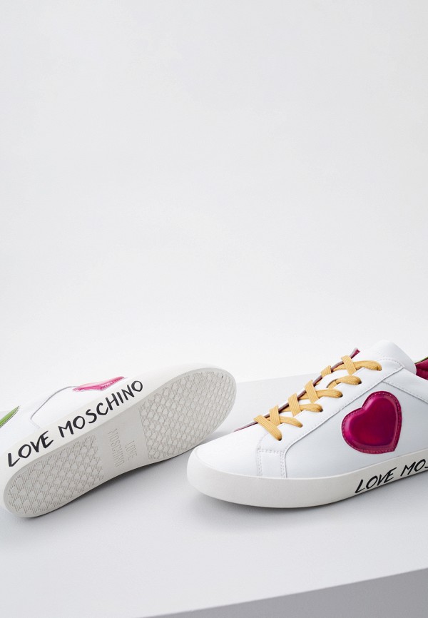 Кеды love. Кеды love. Кеды love moschino женские. Белые кроссовки love moschino. Кеды love.