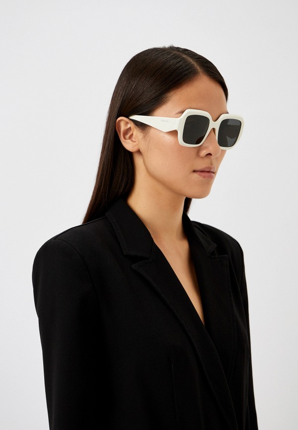 Prada Очки солнцезащитные - PR 28ZS 17K08Z - фото 5