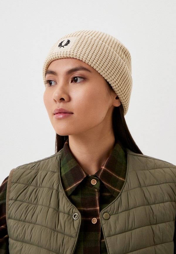 Шапка Fred Perry, цвет: бежевый, RTLADC726701 — купить в интернет ...