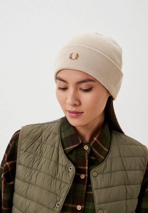 Шапка Fred Perry, цвет: бежевый, RTLADC727101 — купить в интернет ...