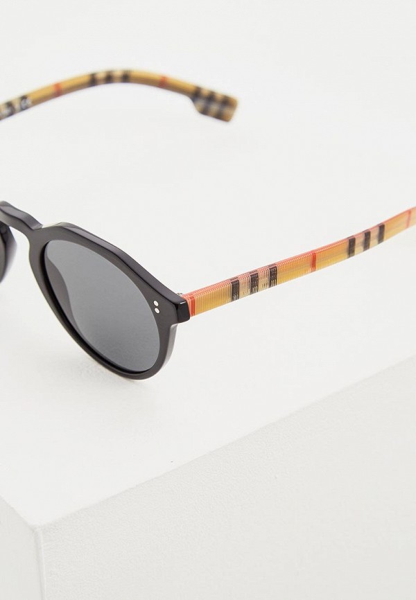 фото Очки солнцезащитные burberry