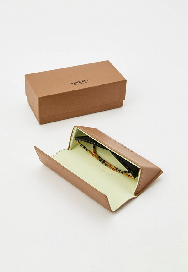 фото Очки солнцезащитные burberry