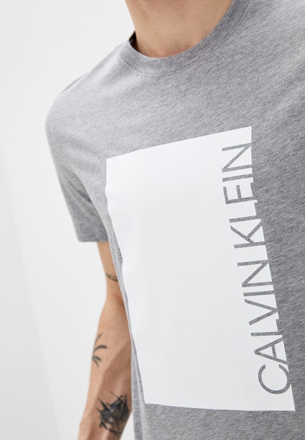 

Футболка Calvin Klein, Серый