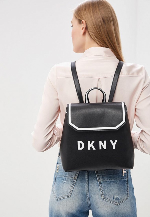 Ната кода. Рюкзак DKNY r82kn478. DKNY 1989 рюкзак. Maxine рюкзак DKNY. Рюкзак DKNY голограмма.