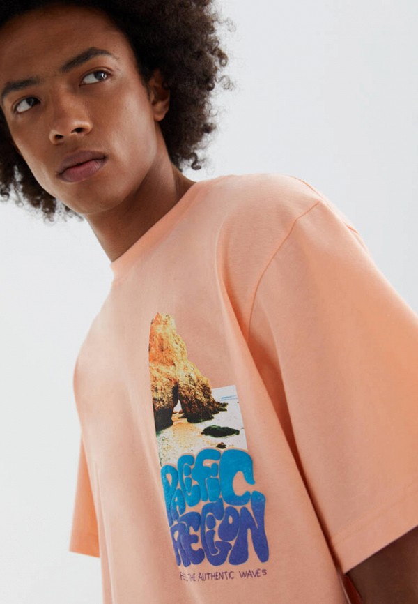 Coral bear. Pull and Bear футболка оранжевая. Оранжево-коралловые футболки мужские Pull Bear.