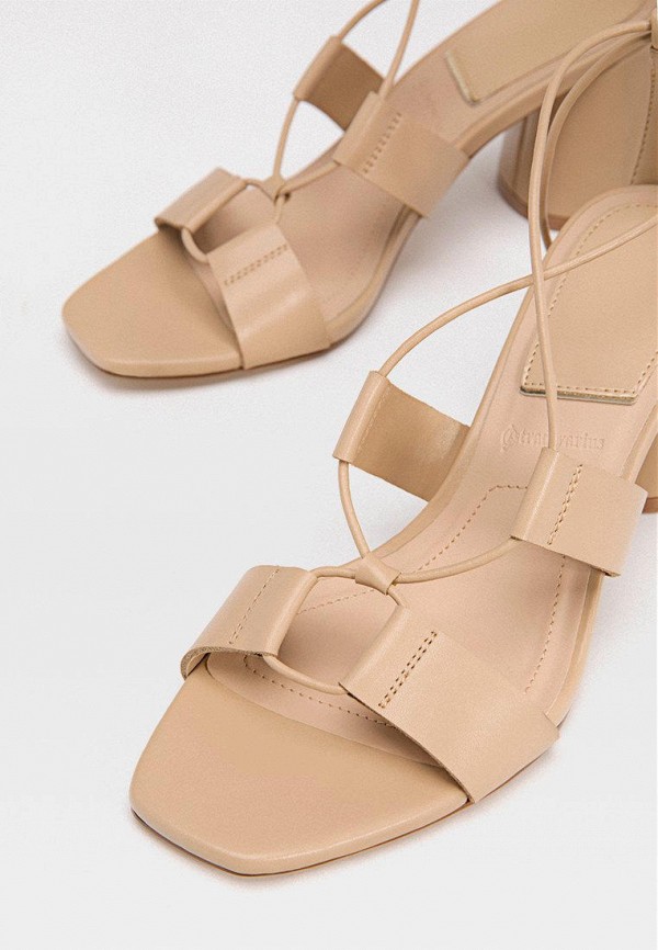 

Босоножки Stradivarius, Бежевый
