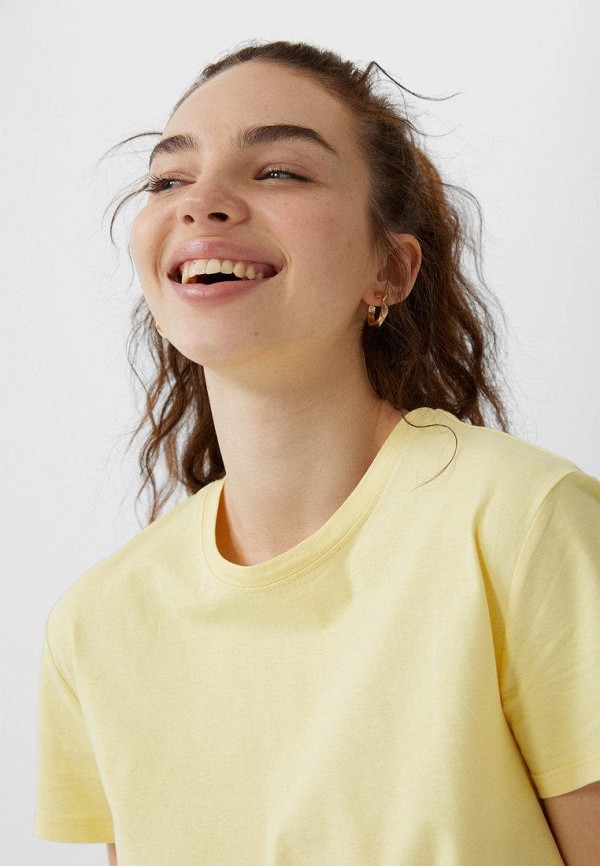 

Футболка Stradivarius, Желтый