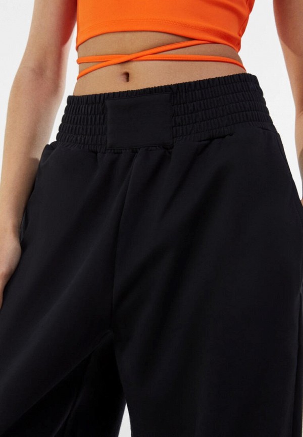 фото Брюки спортивные bershka