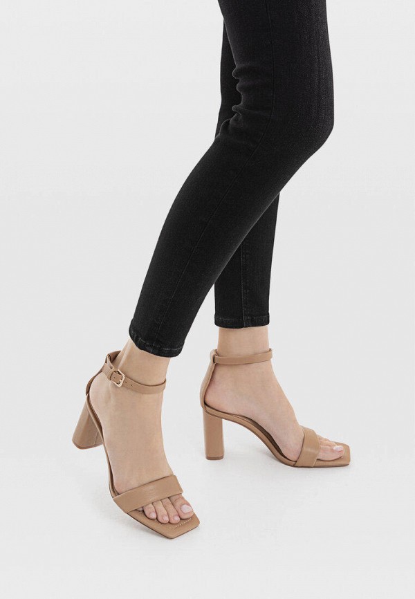

Босоножки Stradivarius, Бежевый