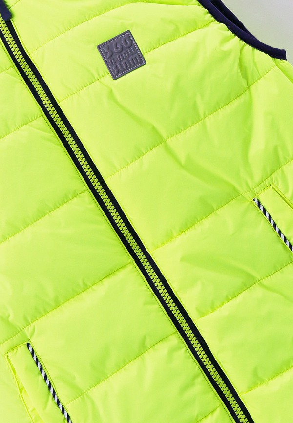 фото Жилет, свитшот и джинсы playtoday