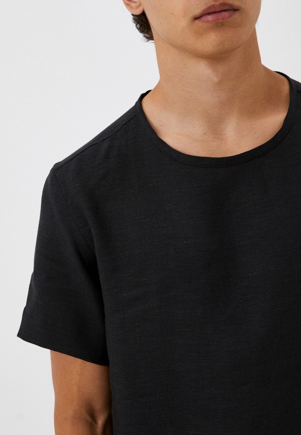 фото Футболка изольна