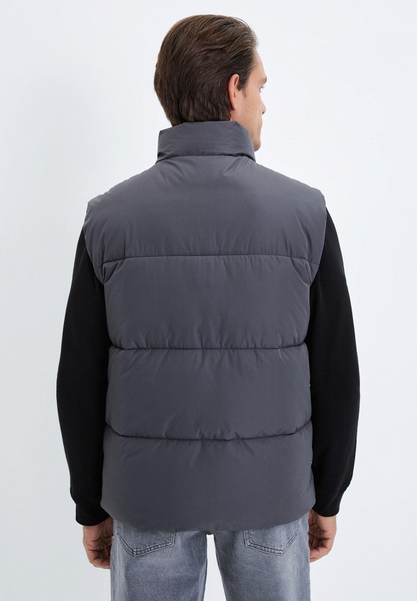 фото Жилет утепленный zarina