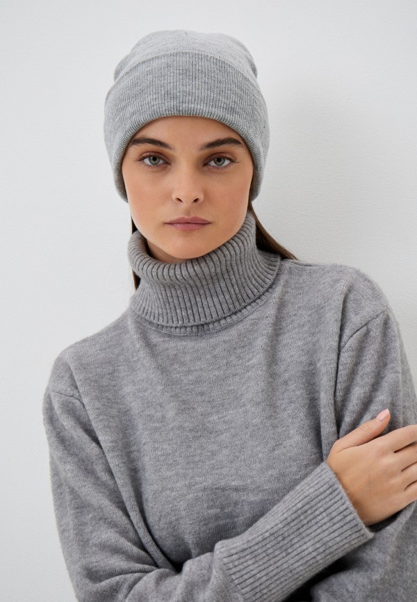 фото Шапка emblem