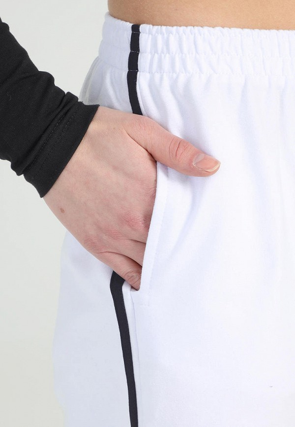 фото Шорты спортивные апрель