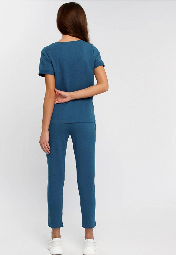 фото Костюм спортивный апрель