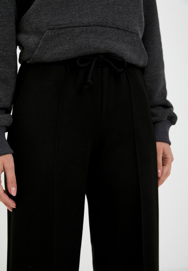 фото Брюки спортивные petrichor