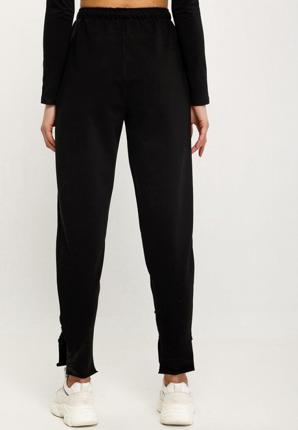 фото Брюки спортивные апрель