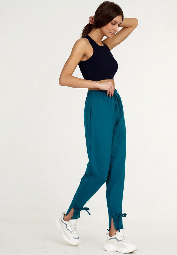 фото Брюки спортивные апрель