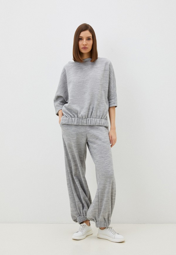 фото Костюм спортивный voluminous