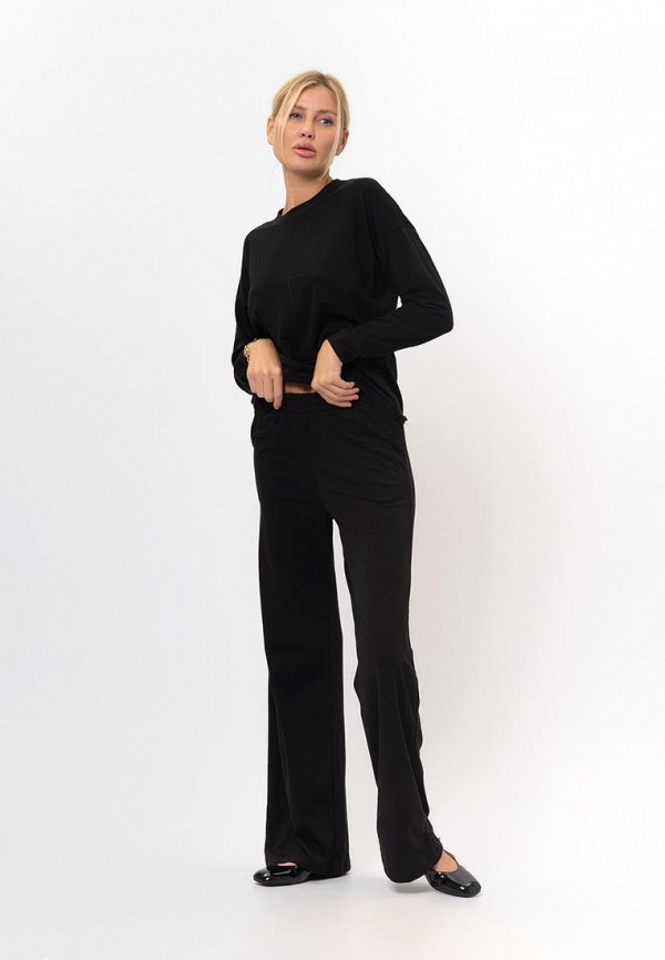 Костюм спортивный Nila 2500₽