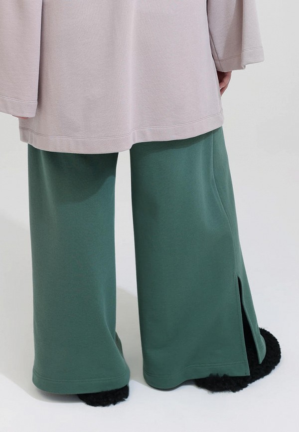 фото Брюки спортивные lessismore