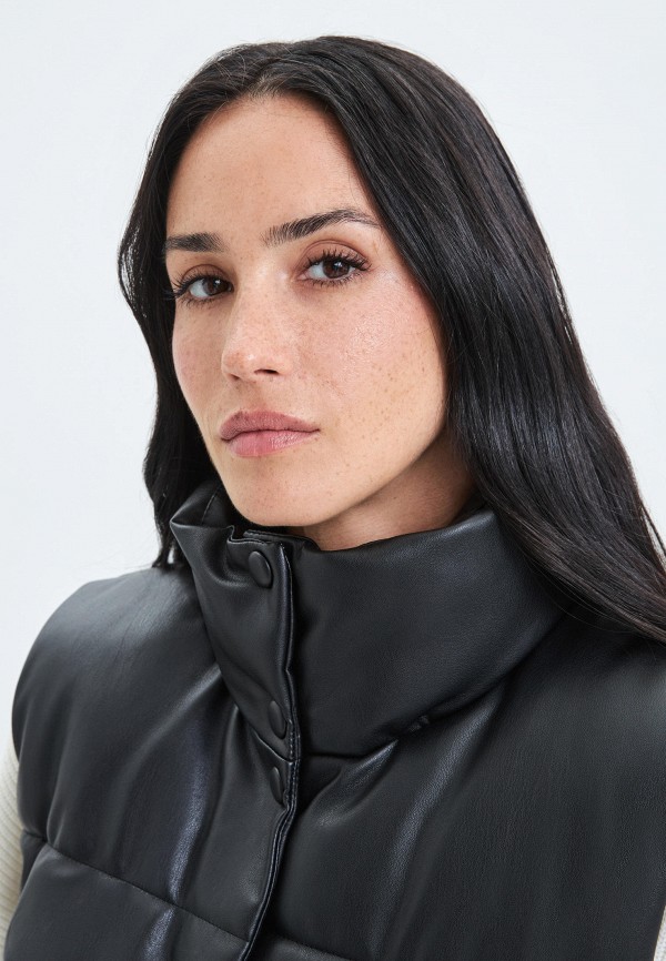 фото Жилет утепленный zarina