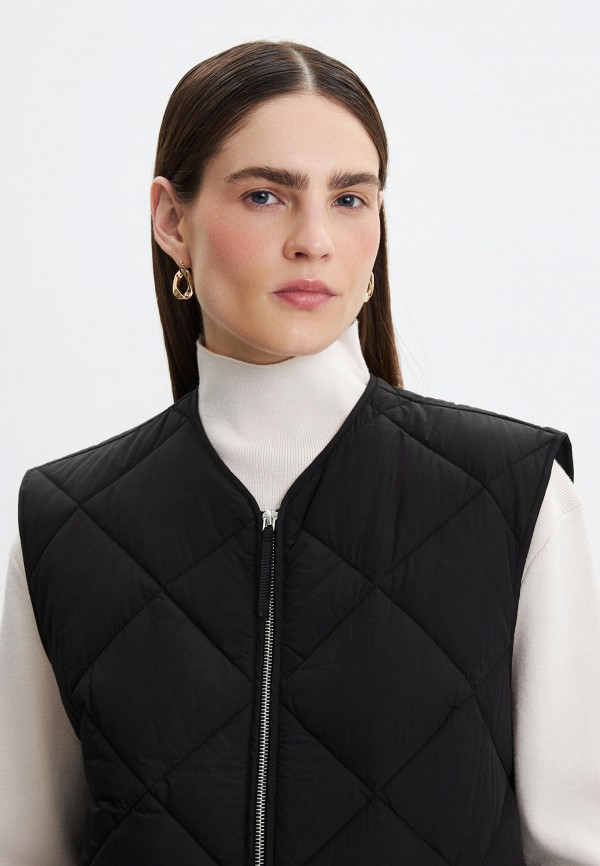 фото Жилет утепленный zarina