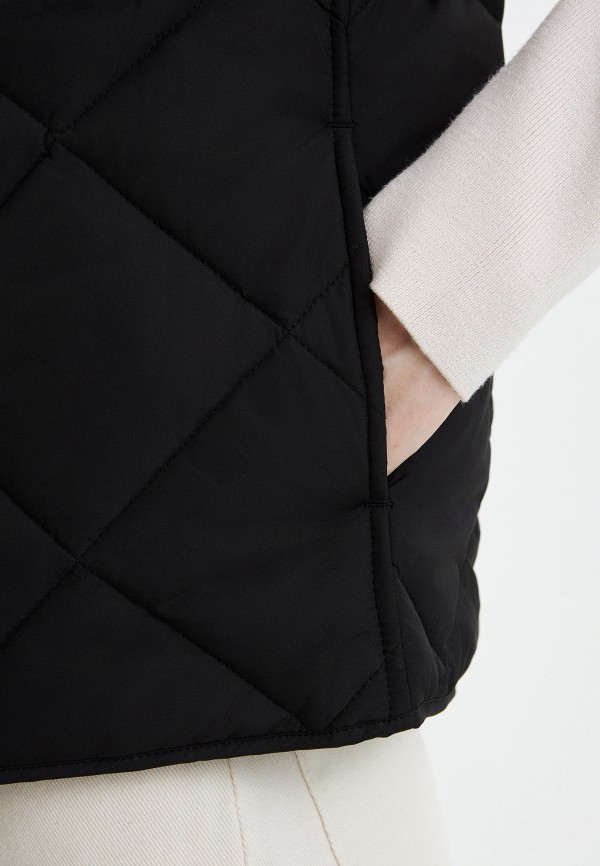 фото Жилет утепленный zarina