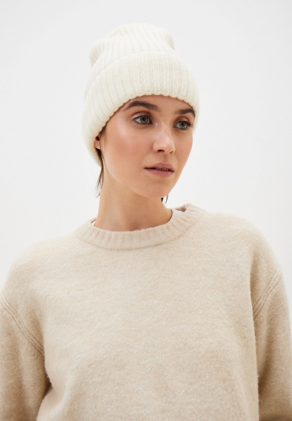 фото Шапка bstatement