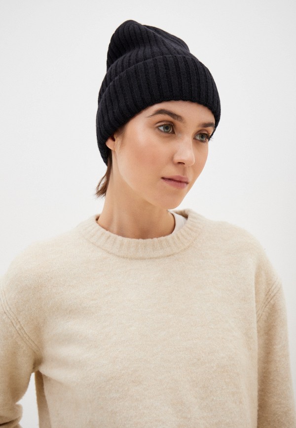 фото Шапка bstatement